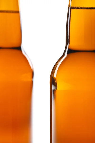 Hnědá láhev pivaκαφετί μπουκάλι μπύρας — Stock fotografie