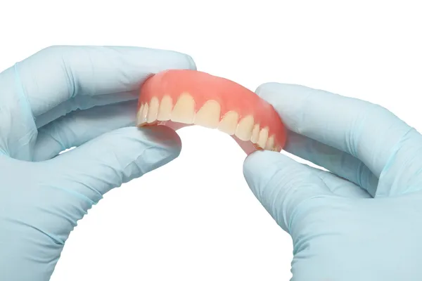 Зубные протезы — стоковое фото