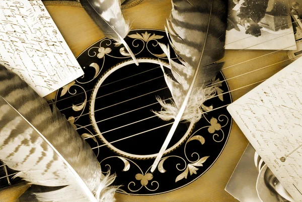 Romanticismo vintage con chitarra in dettaglio — Foto Stock