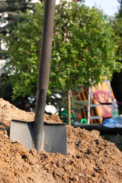 Shovel in the soil — Stock Photo, Image
