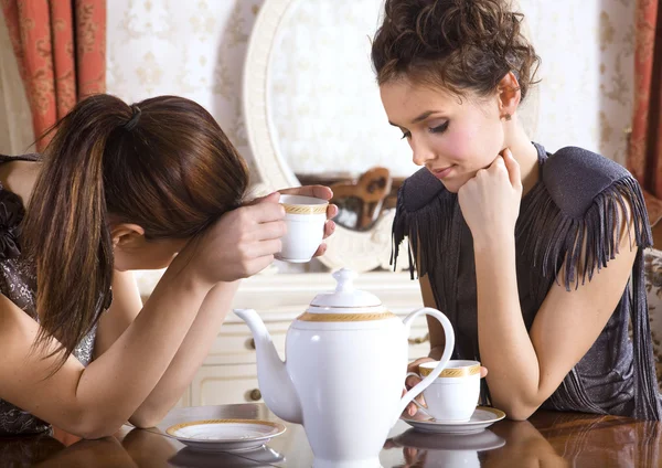 Two friends drink tea — Stock Photo, Image