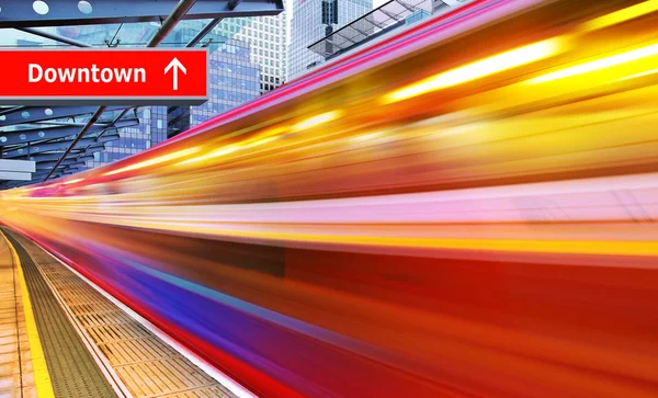 Hochgeschwindigkeitszug der U-Bahn — Stockfoto