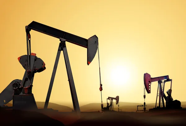 Silhouette der Ölpumpe — Stockfoto