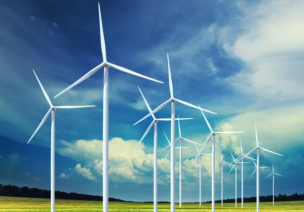 Ветряные турбины, генерирующие электричество — стоковое фото