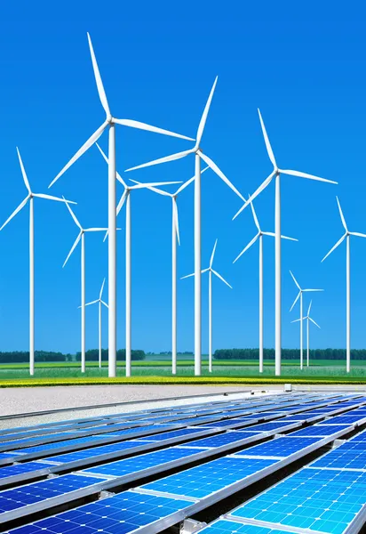 Екологічно безпечні вітрові турбіни — стокове фото