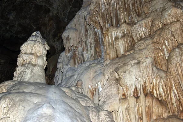 Formazioni di stalattite — Foto Stock