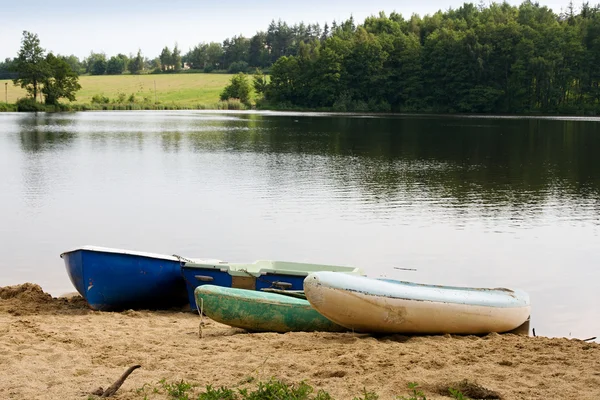 Canoe at beach — Stock Photo, Image