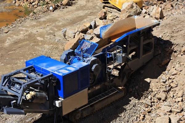 Machine in the quarry — Stock Photo, Image