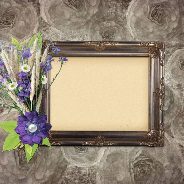 Винтажная рамка на фоне роз в стиле скрапбукинга — стоковое фото
