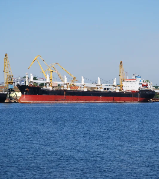 Cargo ship on loading — Stock Photo, Image