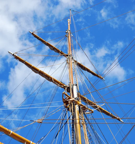 Sailing ship in the port — Stock Photo, Image