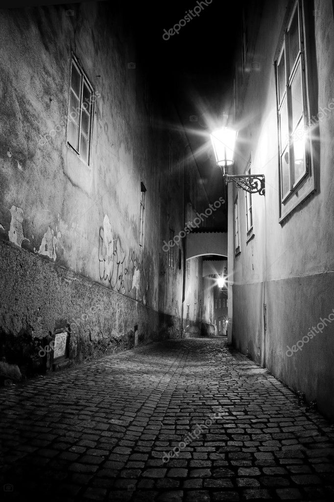 Фотообои Mysterious narrow alley