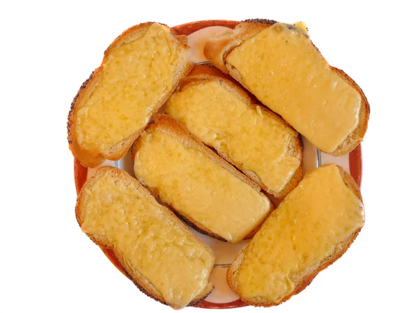 Toast mit geschmolzenem Käse auf weiß. in Isolation — Stockfoto