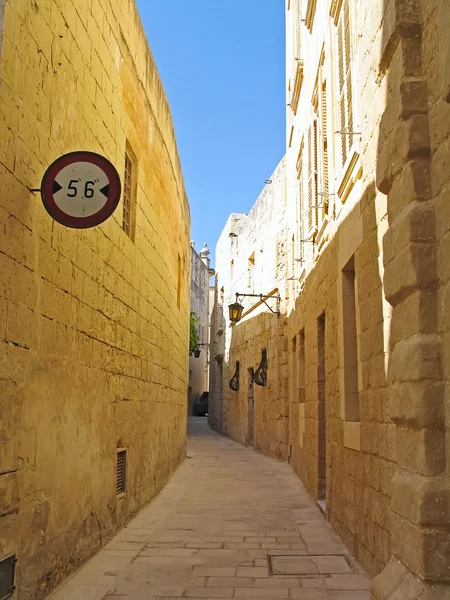 Тихий город Мдина на Мальте — стоковое фото