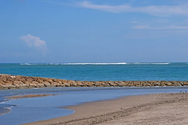 Στη θάλασσα του Μπαλί ακτή σε kuta — Φωτογραφία Αρχείου