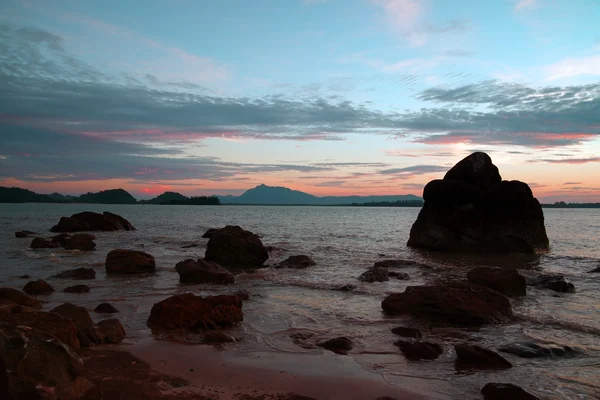 Morze zachód słońca. Borneo. — Zdjęcie stockowe