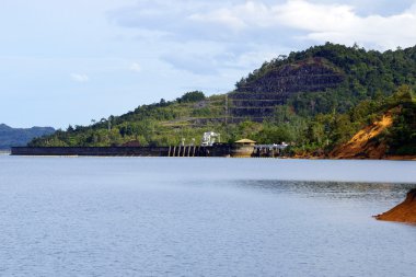 Borneo ormanlarında Hidroelektrik Santrali