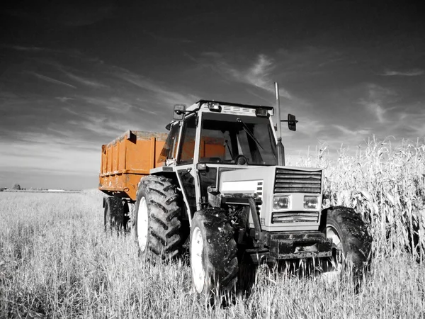 Infrared tractor — Stock Photo, Image