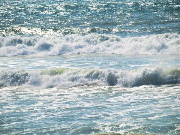 Kraftfulla vågor — Stockfoto