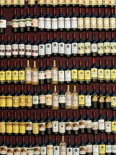 Φόντο μπουκάλια κρασιού — Φωτογραφία Αρχείου