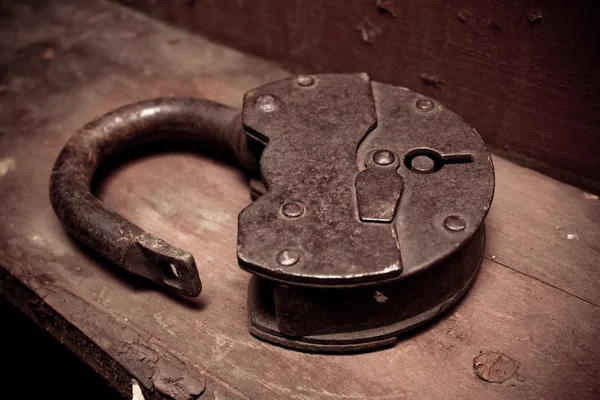 古い錆びた南京錠 — ストック写真