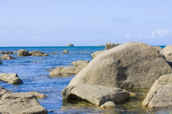 Felsen und Meer — Stockfoto