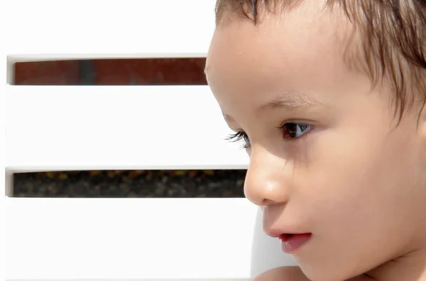 Kind Auf Weißem Hintergrund Denken Horizontales Bild — Stockfoto