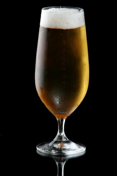 Bière ou bière allégée en verre — Photo