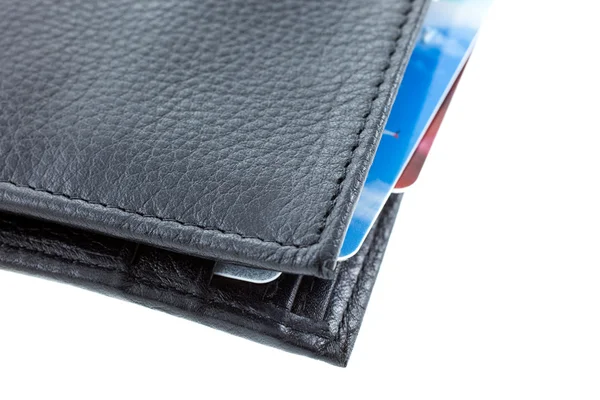 Plastkort i en svart läder plånbok — Stockfoto