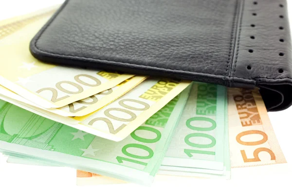 Portafogli in pelle nera con banconote in euro — Foto Stock