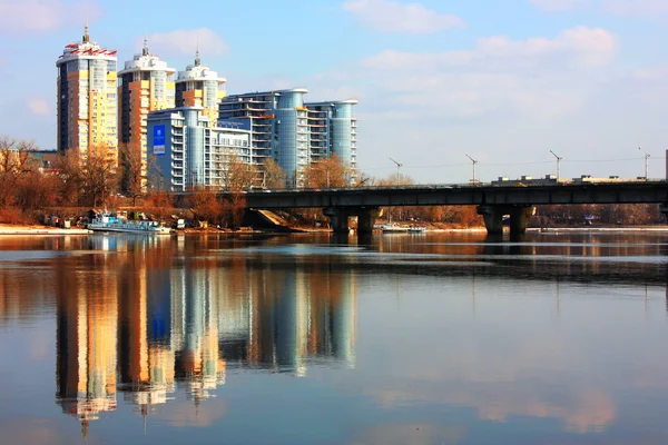 Panorama miasta Kijowa z rzeki Dniepr — Zdjęcie stockowe