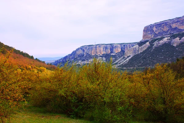 Природа Крыма с удивительными горами — стоковое фото