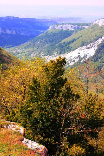Natureza da Crimeia com montanhas incríveis — Fotografia de Stock