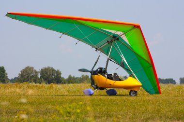 renkli moto-hang glider