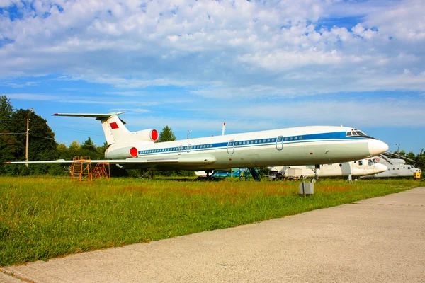 Big passenger airplane under sky — Stock Photo, Image