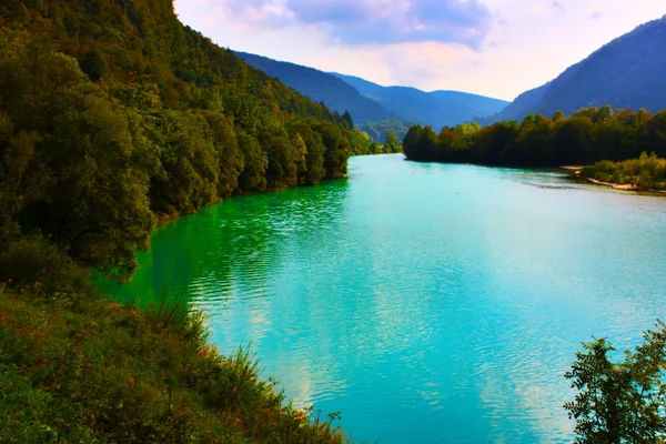 Красива річка в Альпах, Словенія — стокове фото