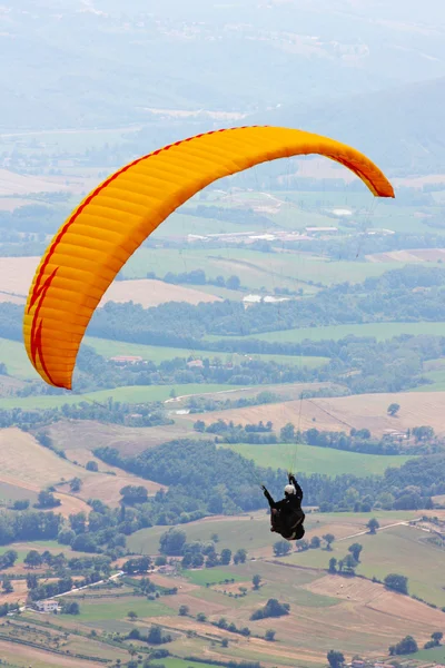 Para-glider i Alperna — Stockfoto