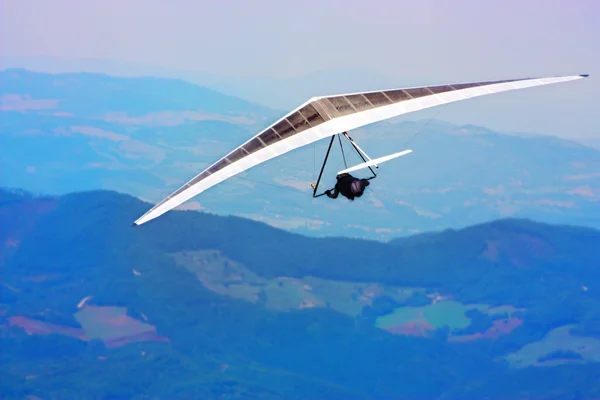 Drachenfliegen in den italienischen Apenninen — Stockfoto