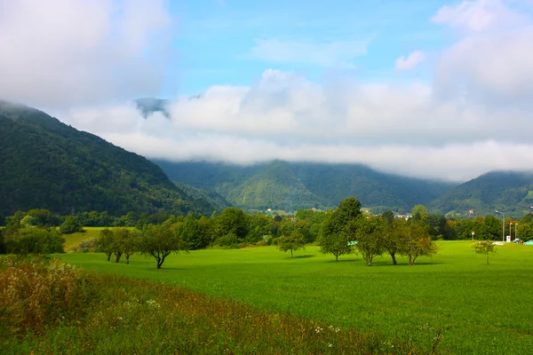 Дивовижні ladnscape Альп, прийняті в Словенії — стокове фото