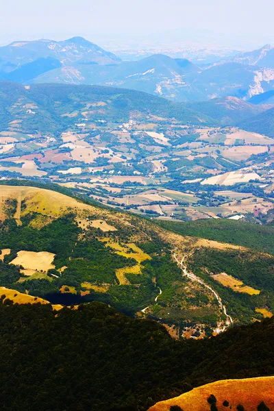 Schoonheid van de Apennijnen in Italië genomen — Stockfoto
