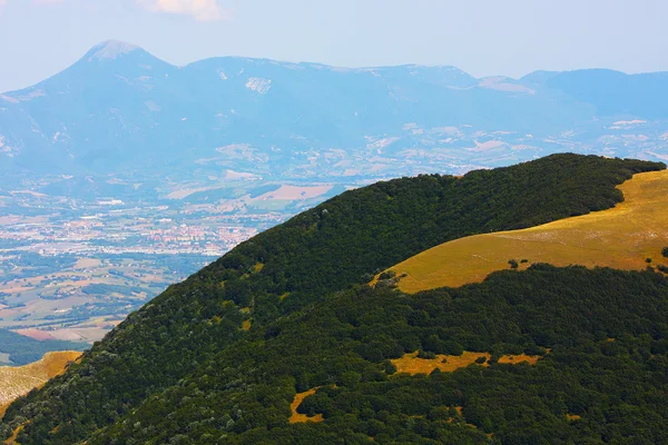 Gyönyörű tájak, az Appenninek hegység — Stock Fotó