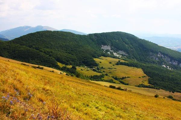 Красиві ландшафти гір, прийняті в Апеннінах — стокове фото