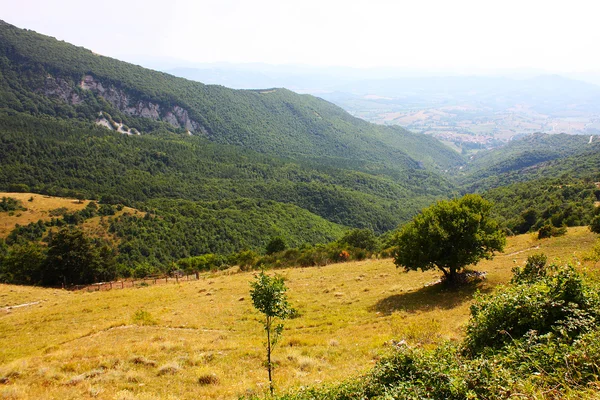 Красиві ландшафти гір, прийняті в Апеннінах — стокове фото