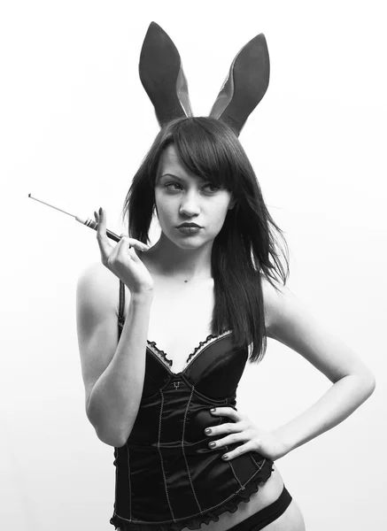 兔耳的年轻女人 — 图库照片
