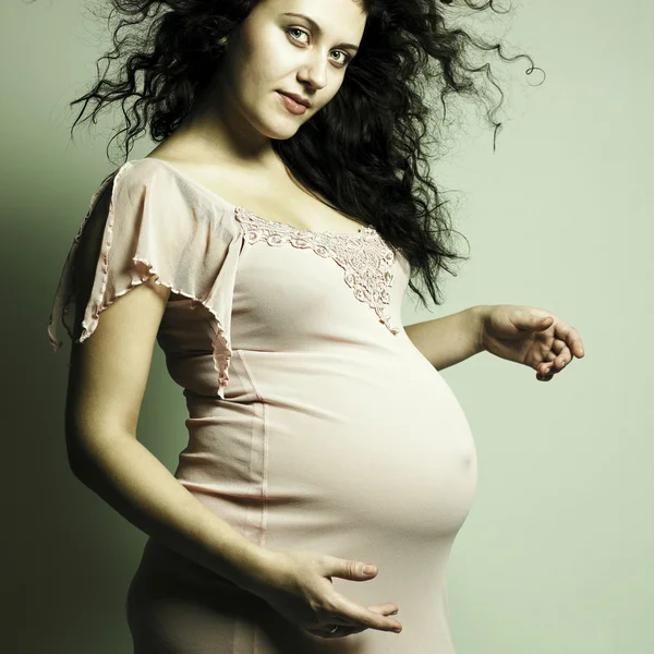 若い妊娠中の女性 — ストック写真