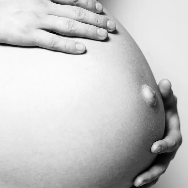 妊娠中の女性の胃 — ストック写真