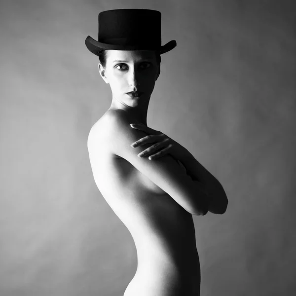 Senhora nua com chapéu — Fotografia de Stock