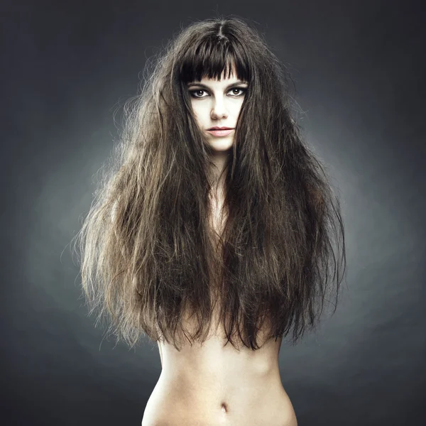 Vacker kvinna med magnifika hår — Stockfoto