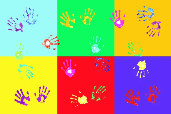 Барвисті відбитки рук, зроблені дітьми на жирних барвистих блоках ; — стокове фото