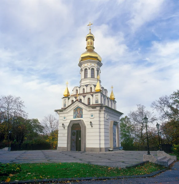 Kleine orthodoxe kerk. — Stockfoto